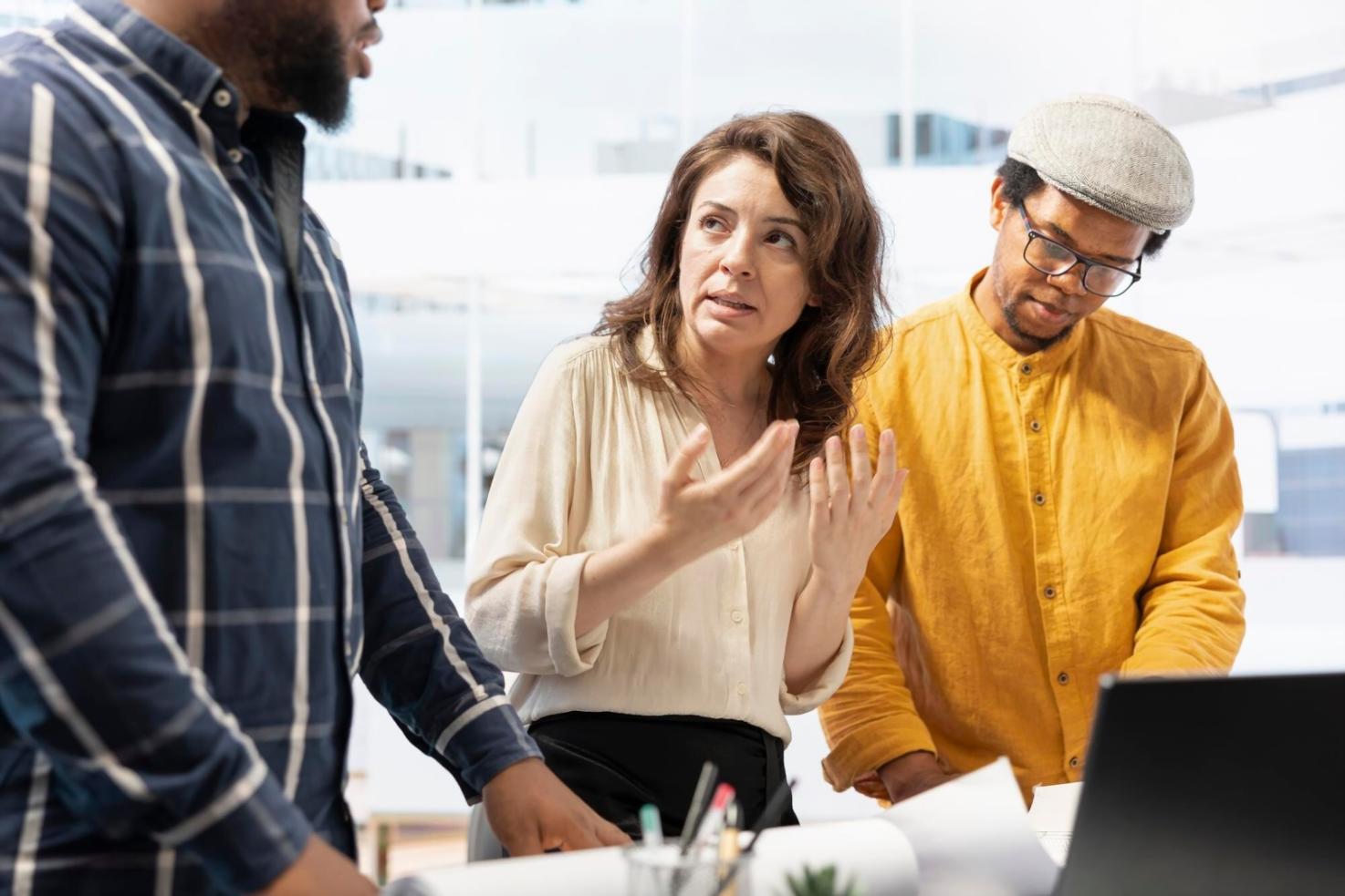 Sesión de formación práctica en franquicias con casos reales de negocio